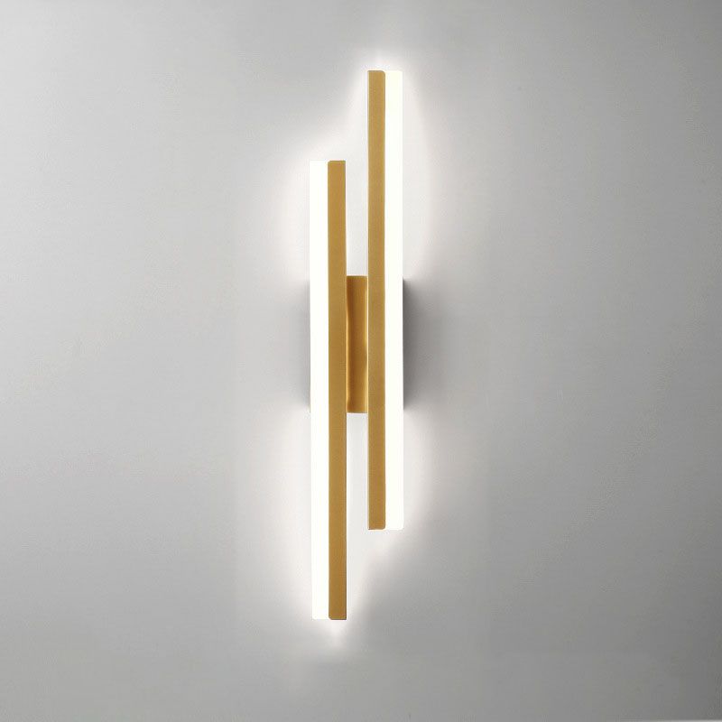Sophisticated Black and Gold Wall Light – Chic Home Illumination