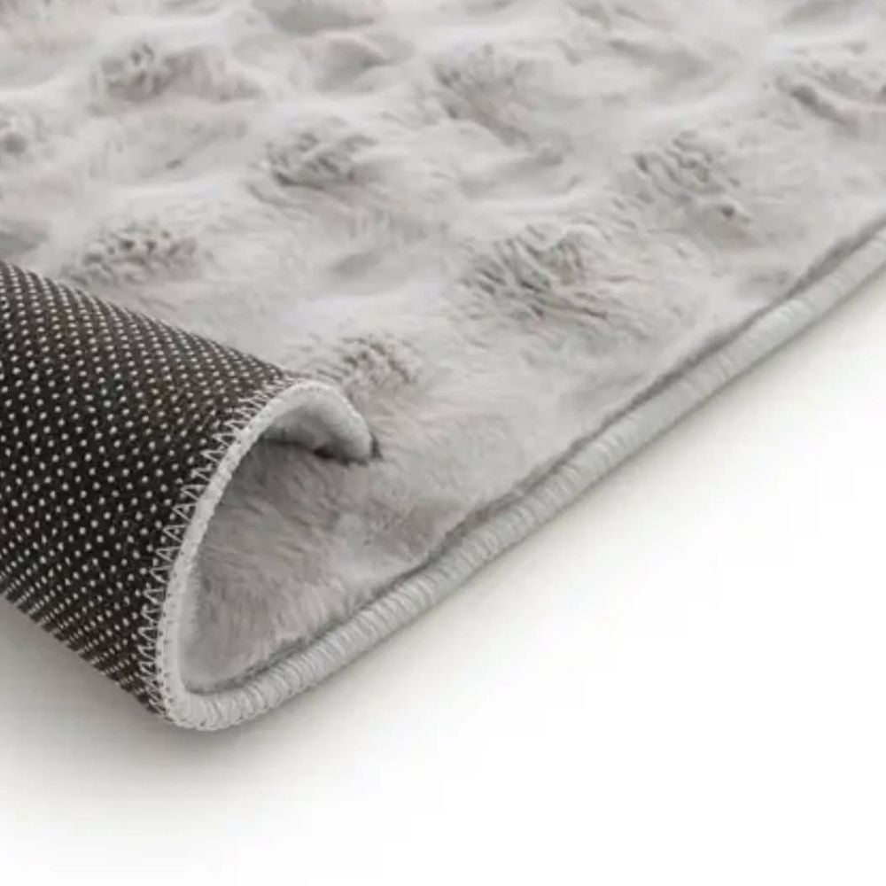 Pet Mat Luxury Faux Fur Non-Slip & Machine-Washable