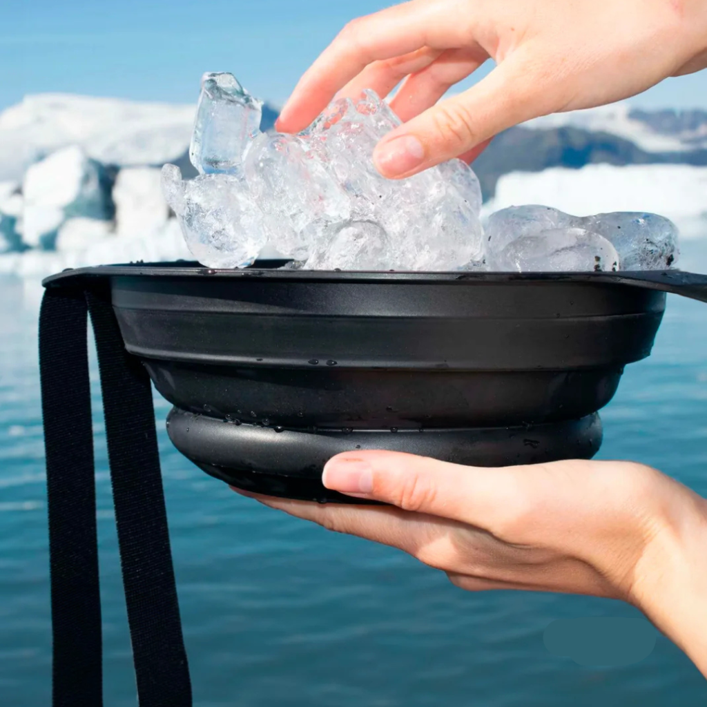 Revitalizing Cold Therapy Shower Fan for Instant Refreshment