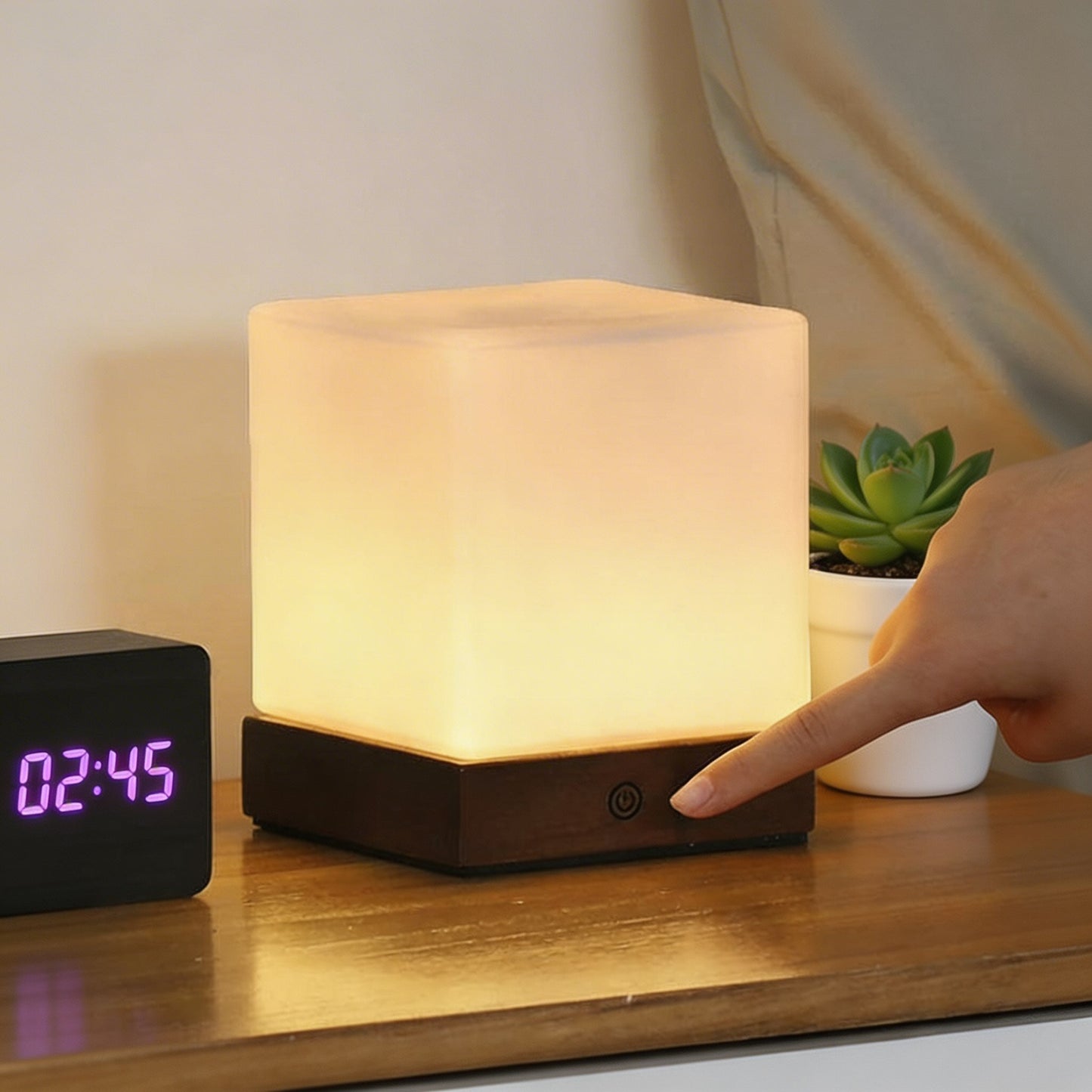 Compact Cube Table Lamp in Modern Design