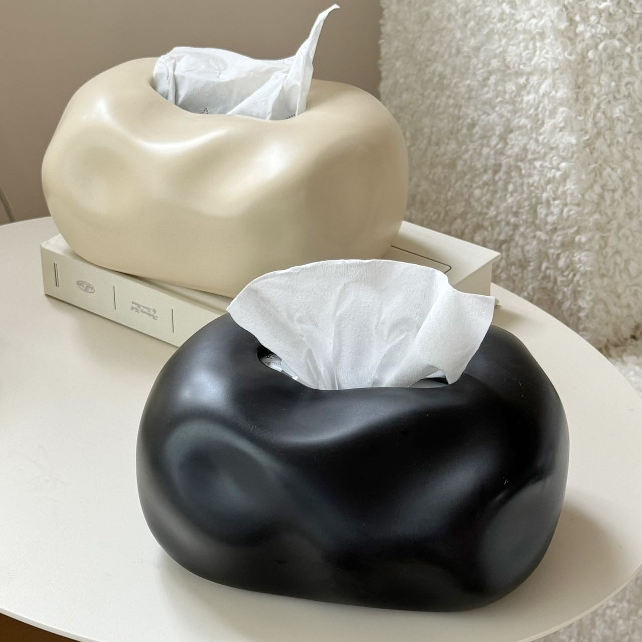 Elegant Cloud-Inspired Ceramic Tissue Organizer