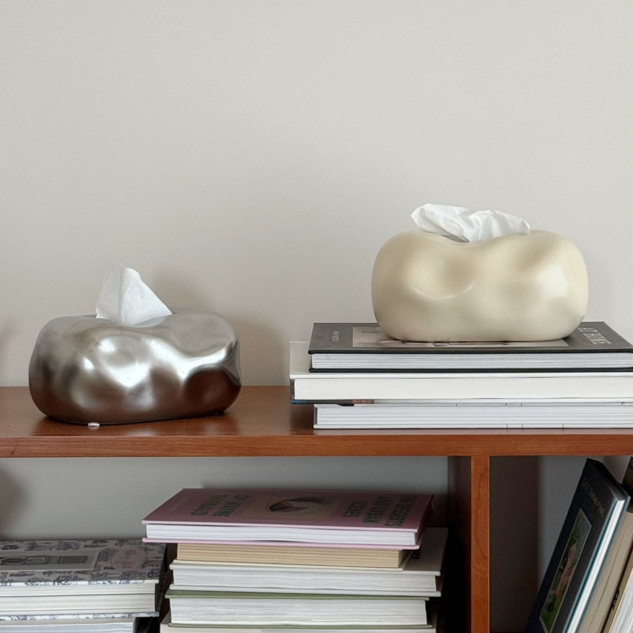 Elegant Cloud-Inspired Ceramic Tissue Organizer