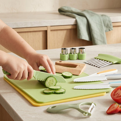 Play Kitchen Set for Budding Chefs
