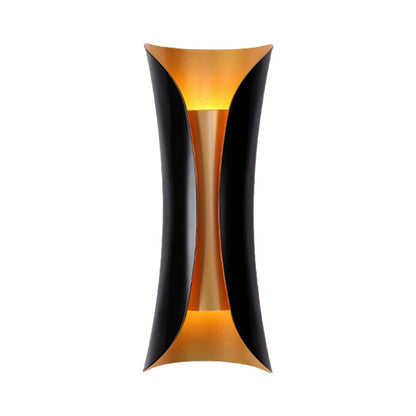 Elegant Black Metal Wall Sconce - Curved Design Lighting Fixture