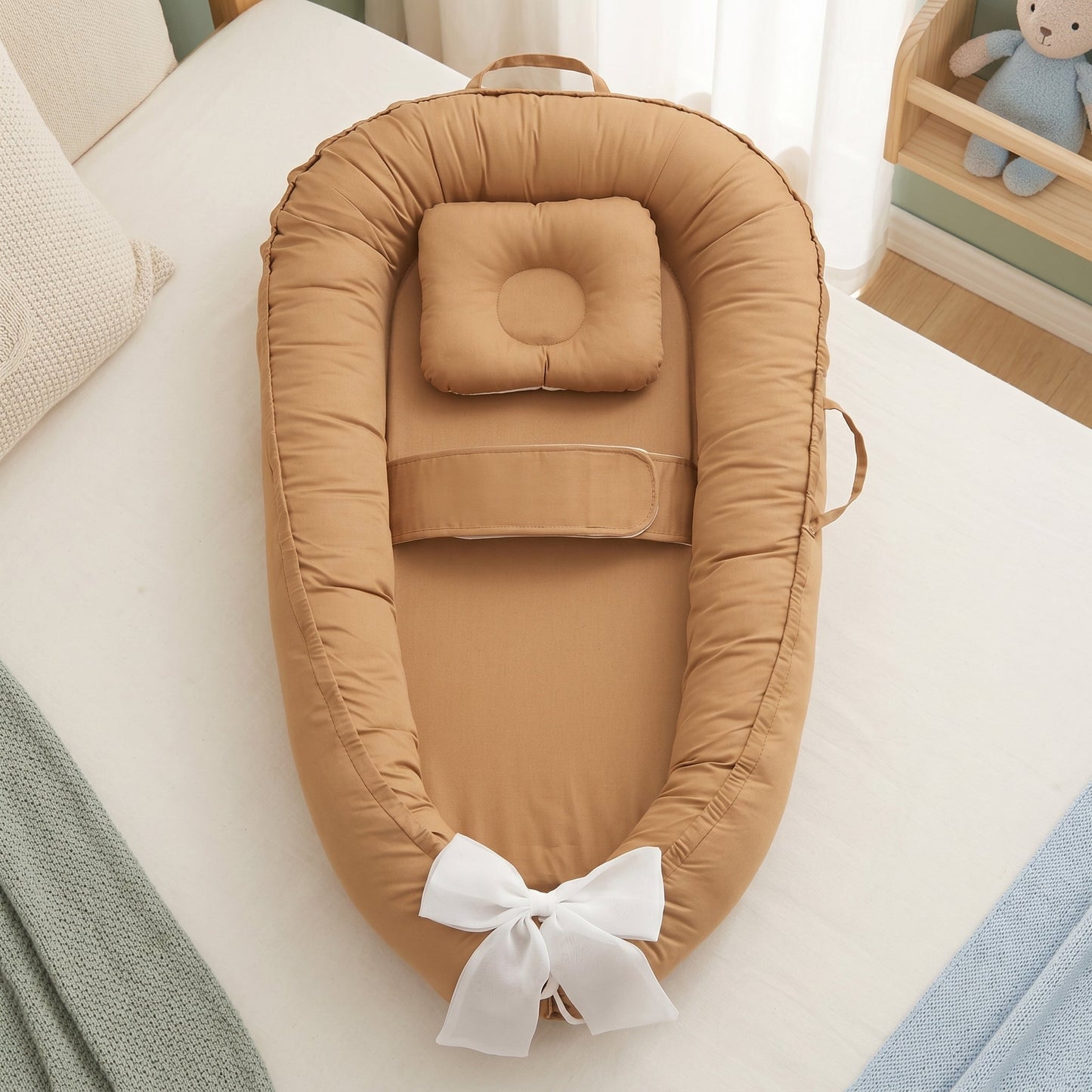 Baby Nest with Halo Wing Design