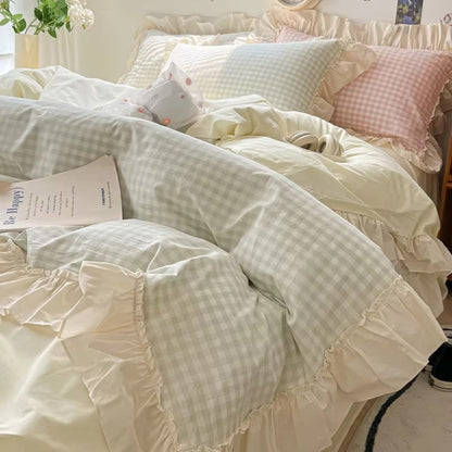 Charming Plaid Bedding Set with Elegant Ruffles