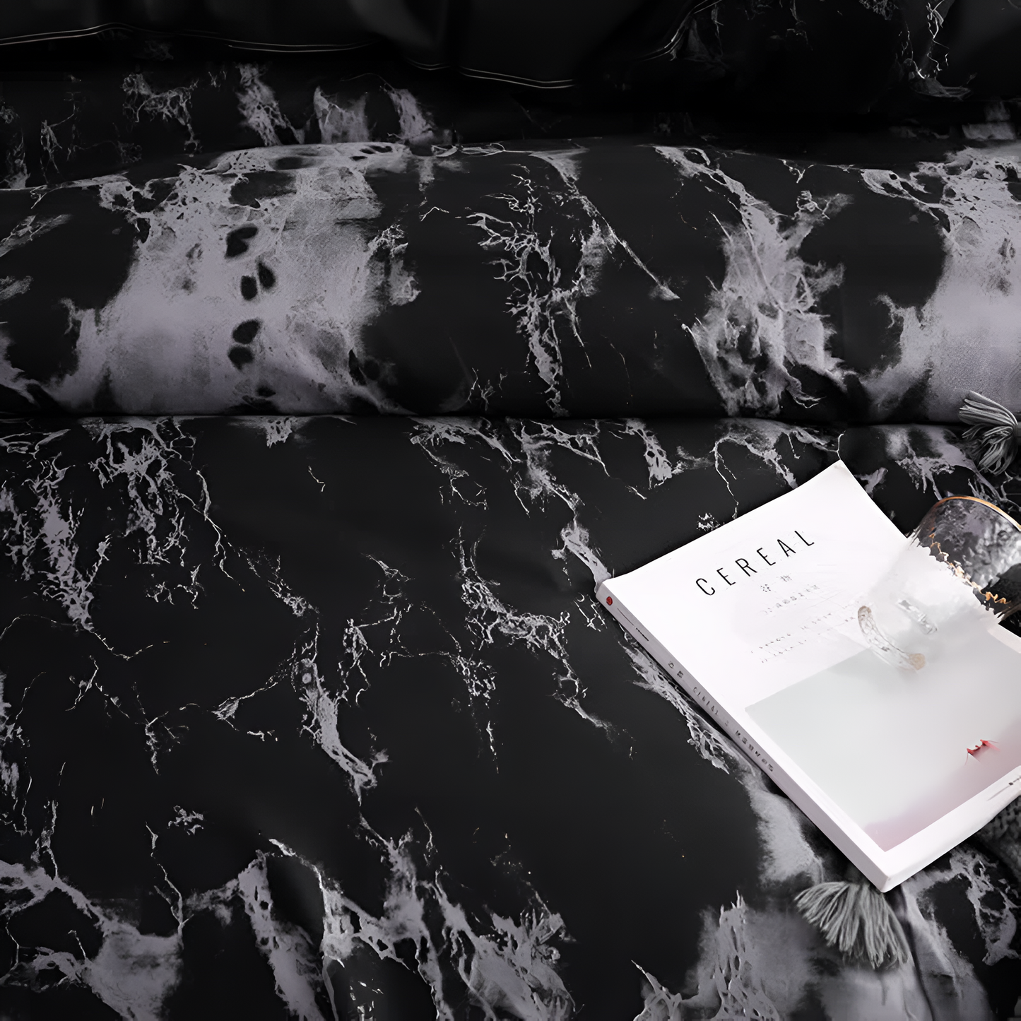 Elegant Black Marble-Inspired 3-Piece Bedding Collection
