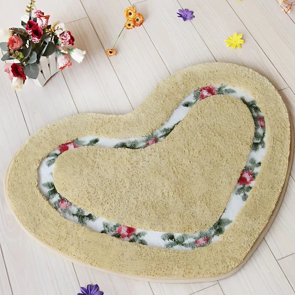 Bath Mat Heart-Shaped Tufted Microfiber & Non-Slip