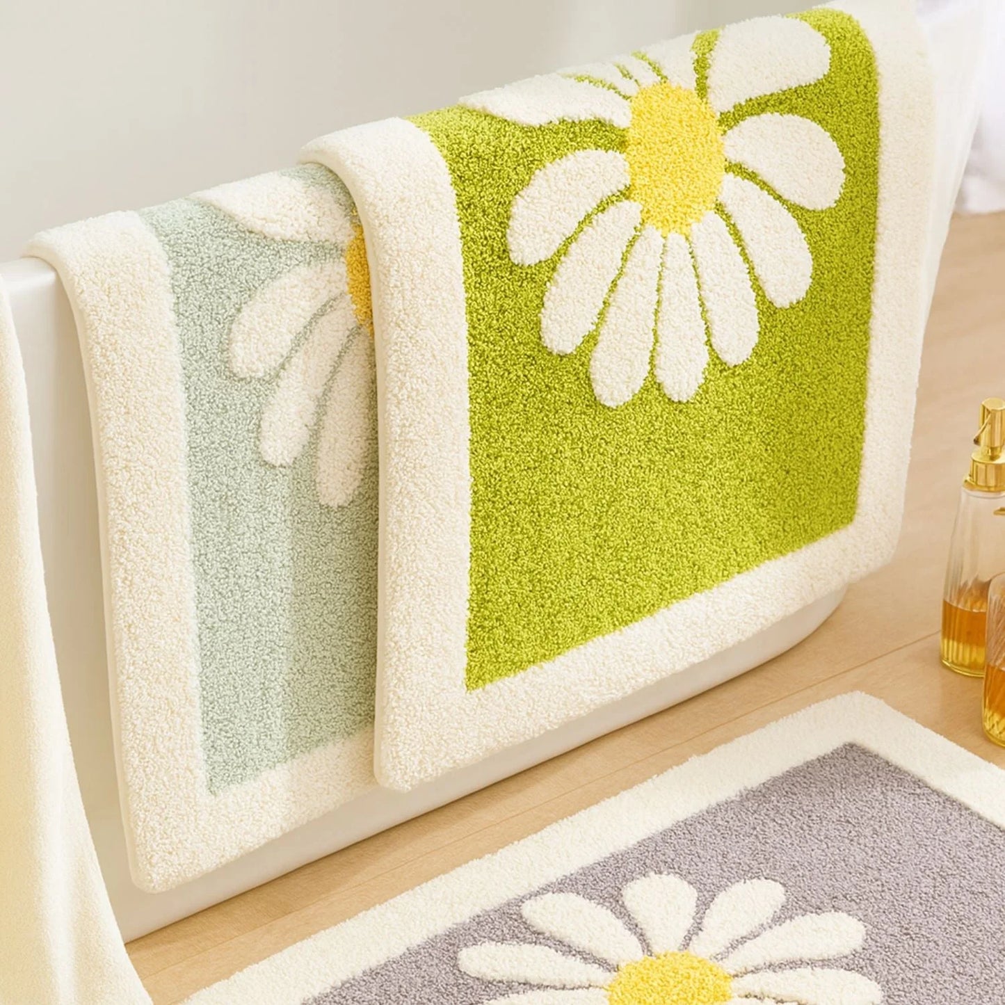 Bath Mat Plush Microfiber Daisy Floral Non-Slip