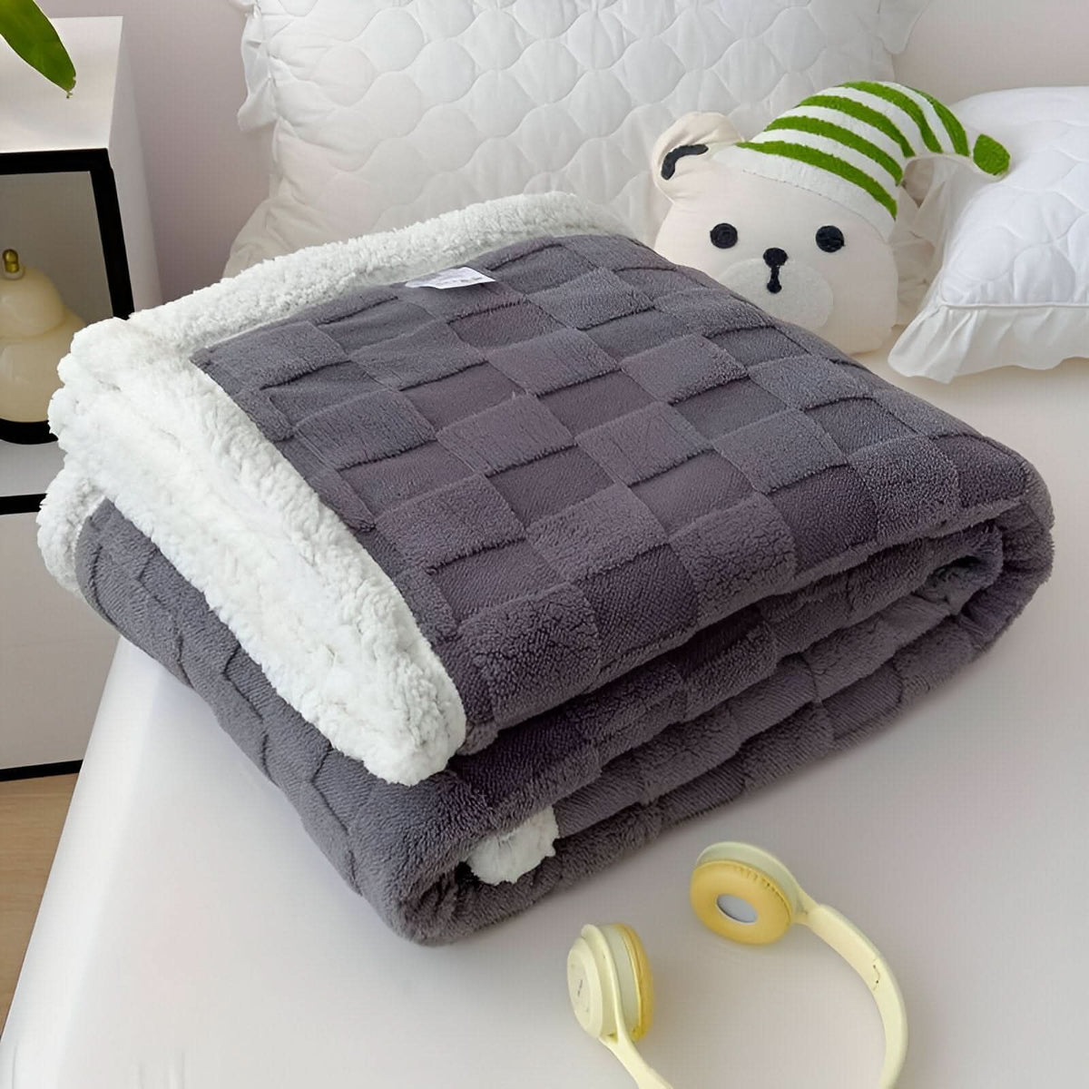 Blanket Reversible Checkered Lightweight Fleece Machine Washable