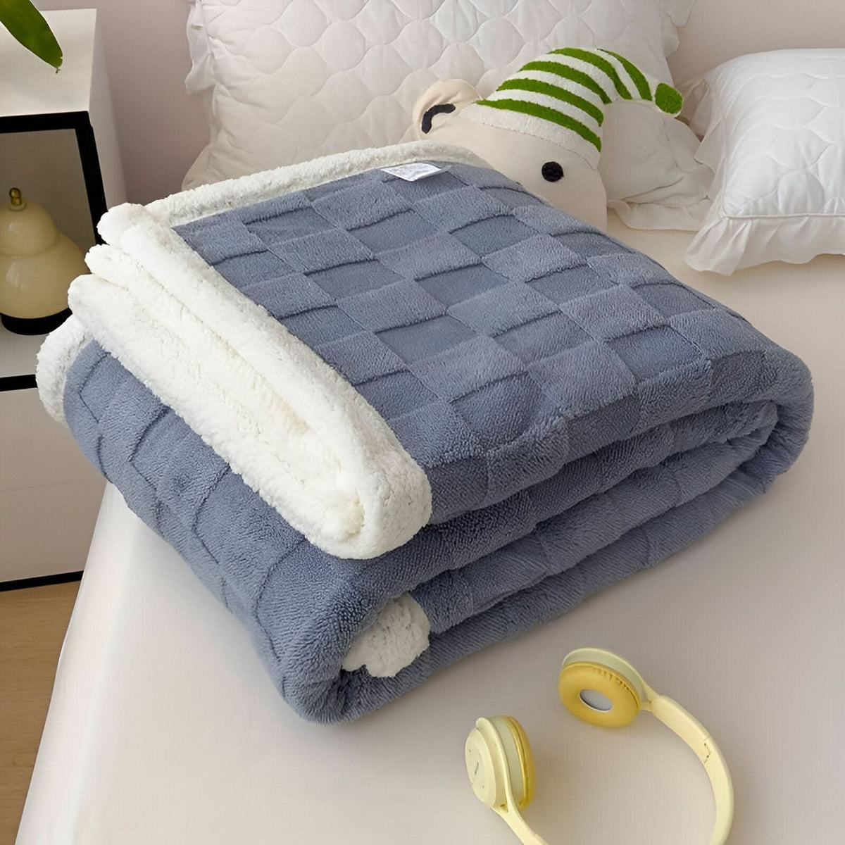 Blanket Reversible Checkered Lightweight Fleece Machine Washable