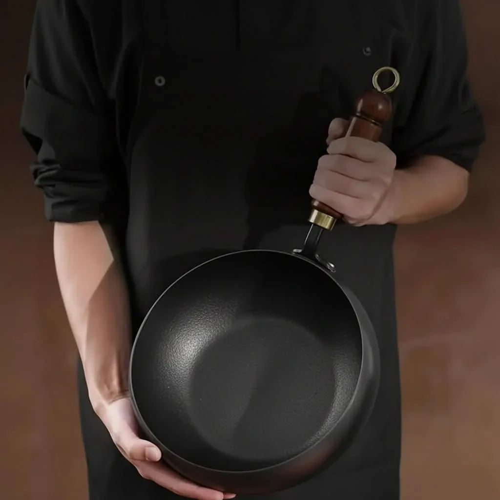 Cast Iron Skillet Even Heat Distribution With Lid