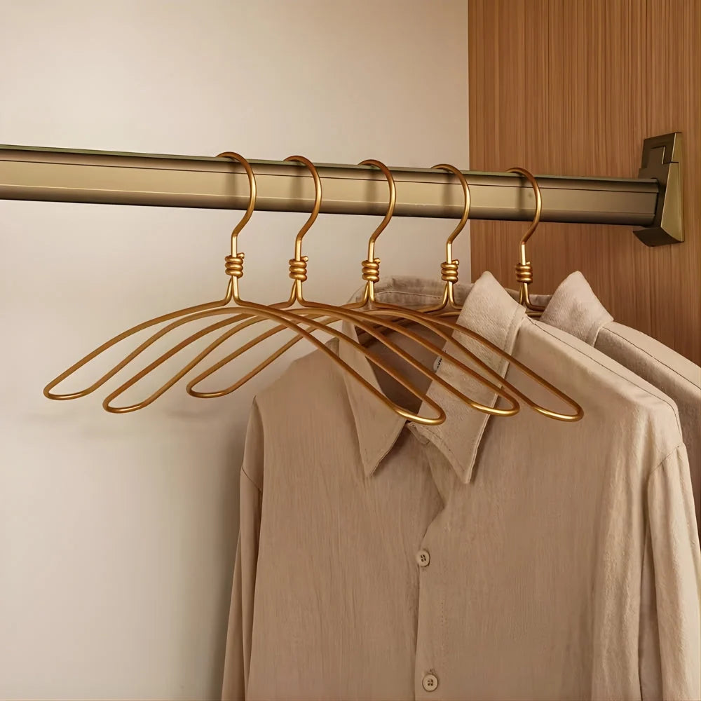 Clothes Hanger Set Extra-Wide Aluminum Rust-Resistant 6-Piece