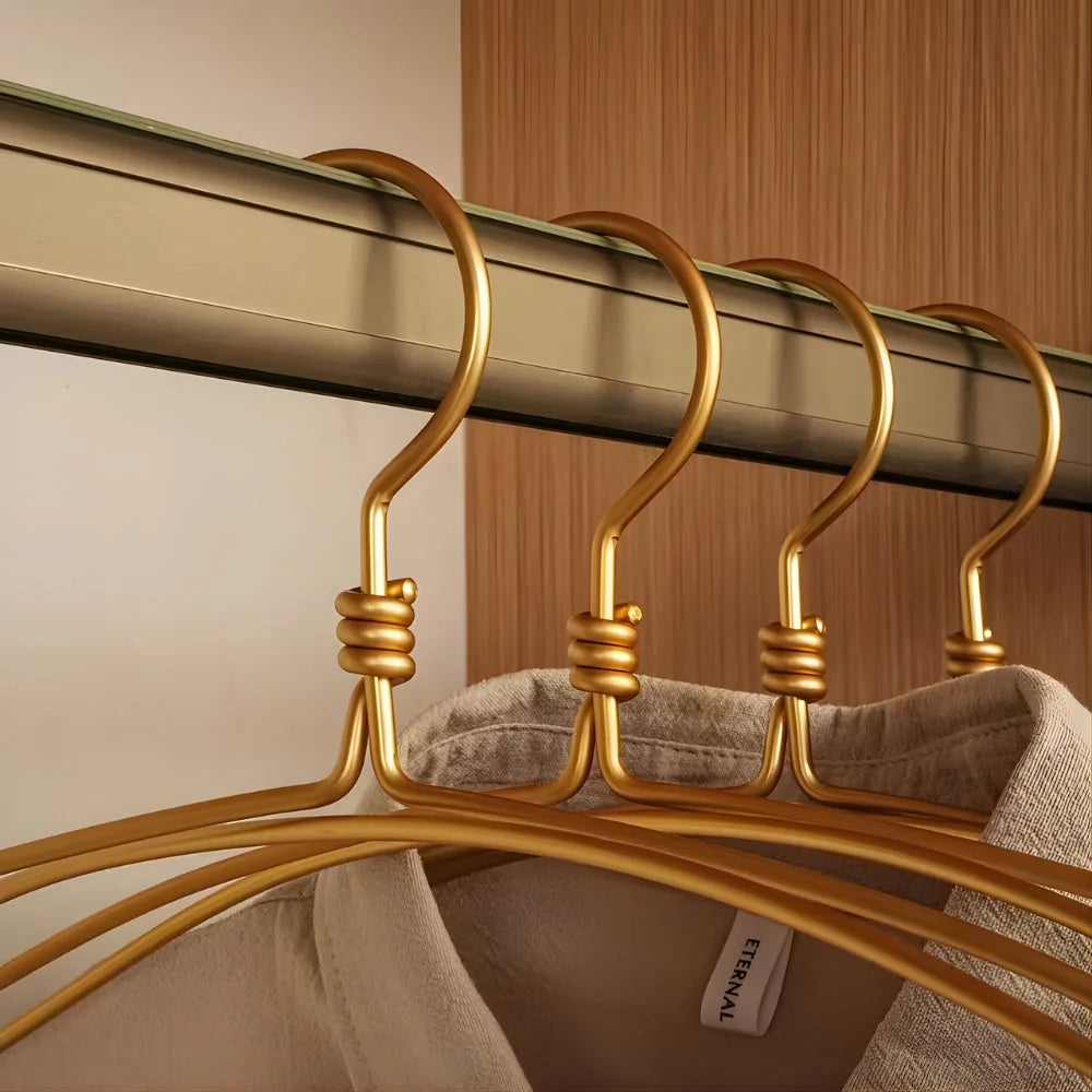 Clothes Hanger Set Extra-Wide Aluminum Rust-Resistant 6-Piece
