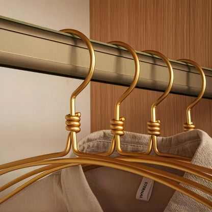 Clothes Hanger Set Extra-Wide Aluminum Rust-Resistant 6-Piece
