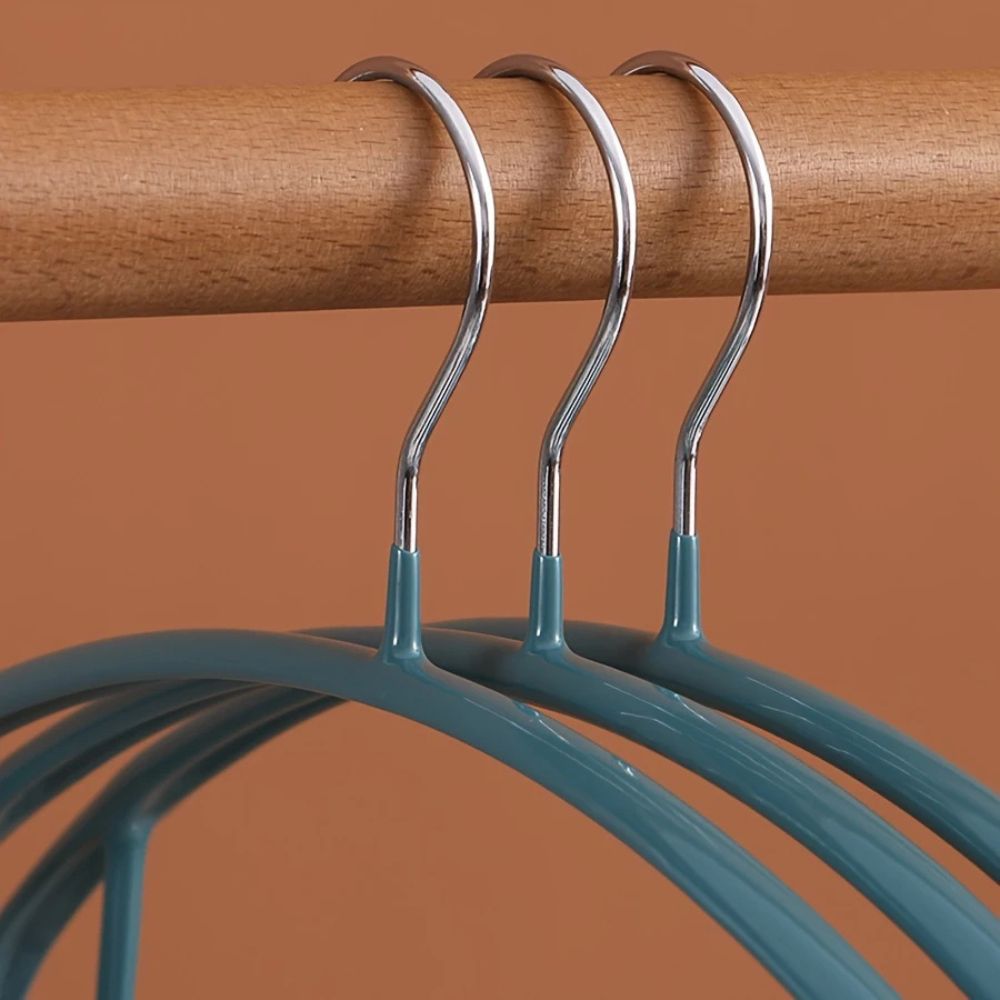 Clothes Hangers Soft-Touch Finish Ergonomic Curve