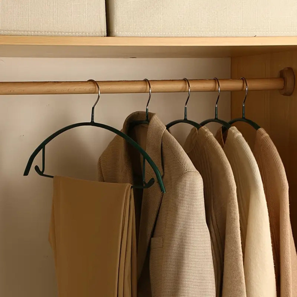 Clothes Hangers Soft-Touch Finish Ergonomic Curve