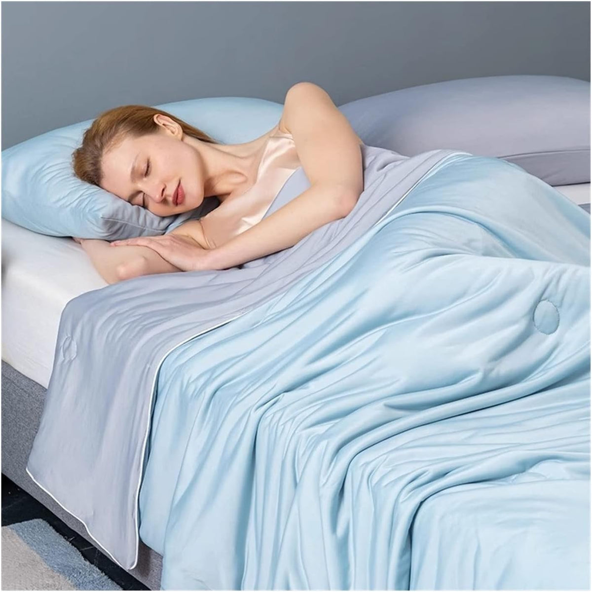 Cooling Blanket Microfiber Moisture-Wicking Hypoallergenic