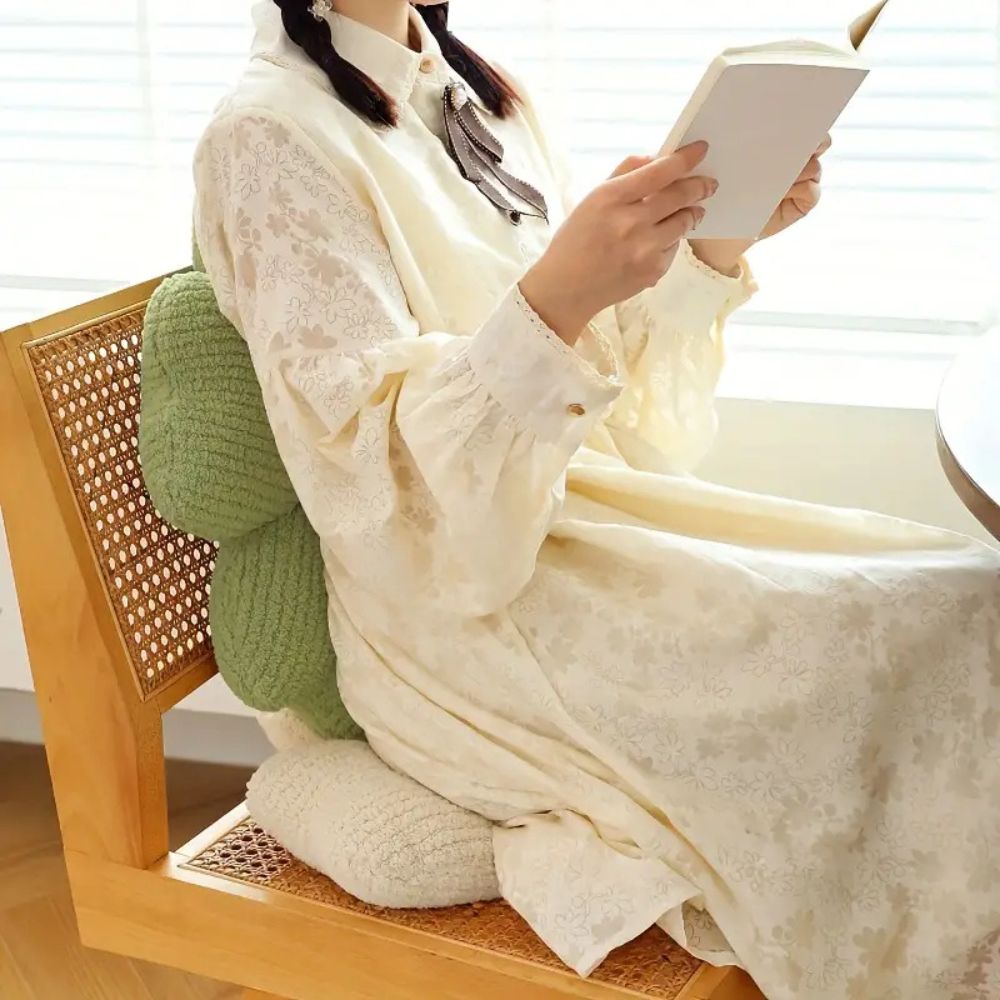 Cushion Flower-Shaped Breathable Microfiber & Foam 20 Inch