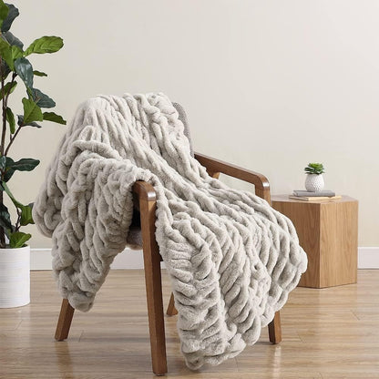 Faux Fur Blanket Reversible Plush & Breathable Fleece
