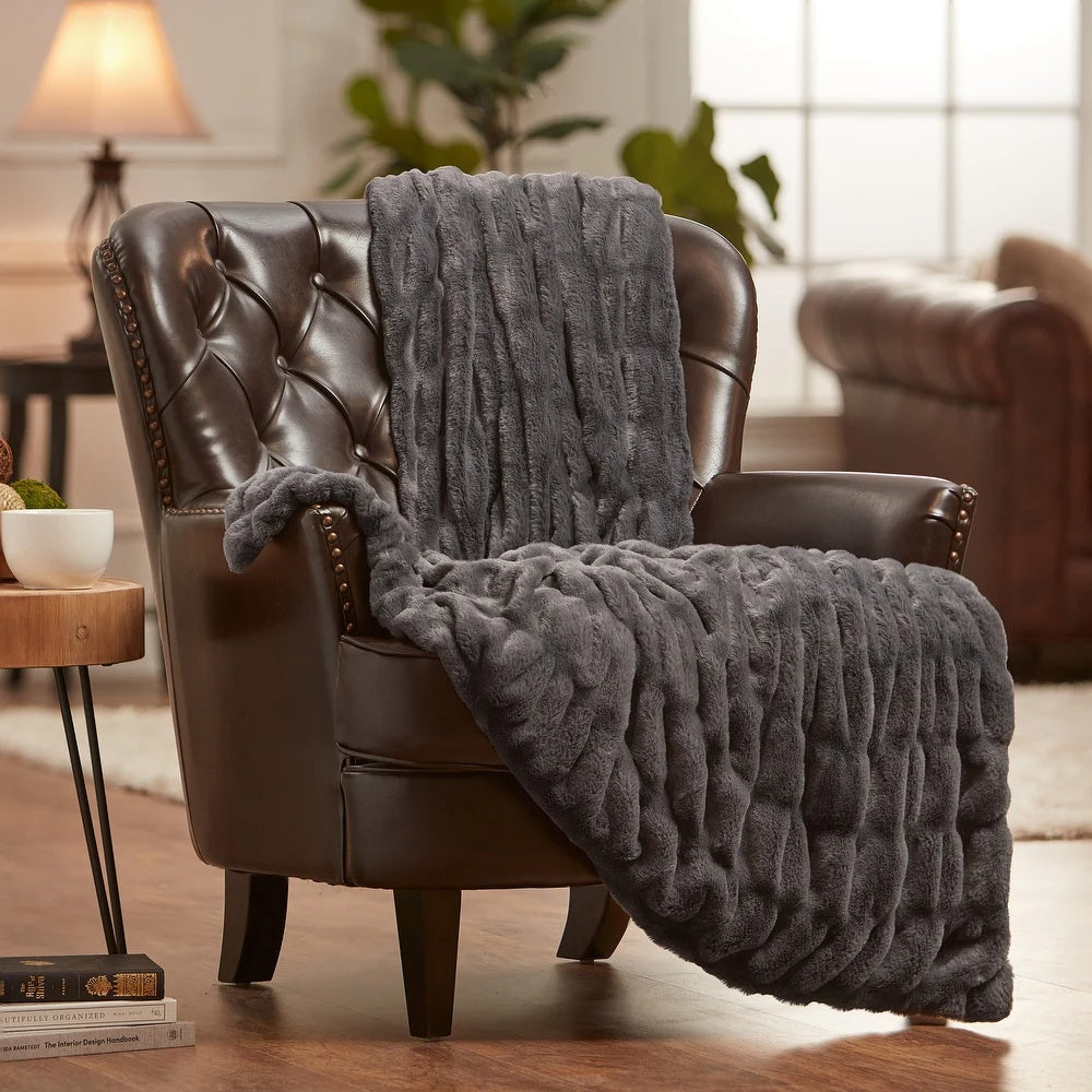 Faux Fur Blanket Reversible Plush & Breathable Fleece