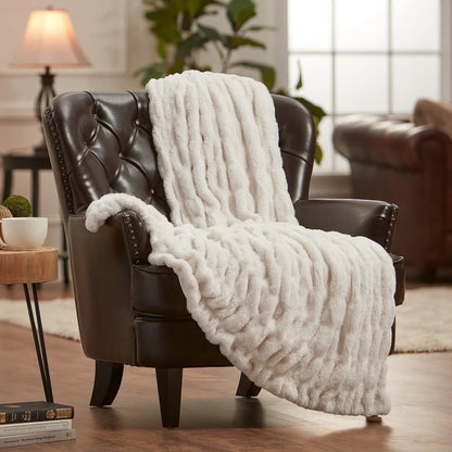 Faux Fur Blanket Reversible Plush & Breathable Fleece