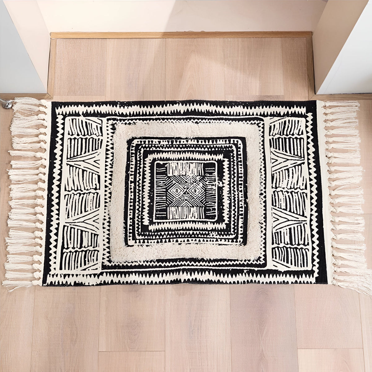 Floor Mat Microfiber Blend Machine Washable Geometric Tassels