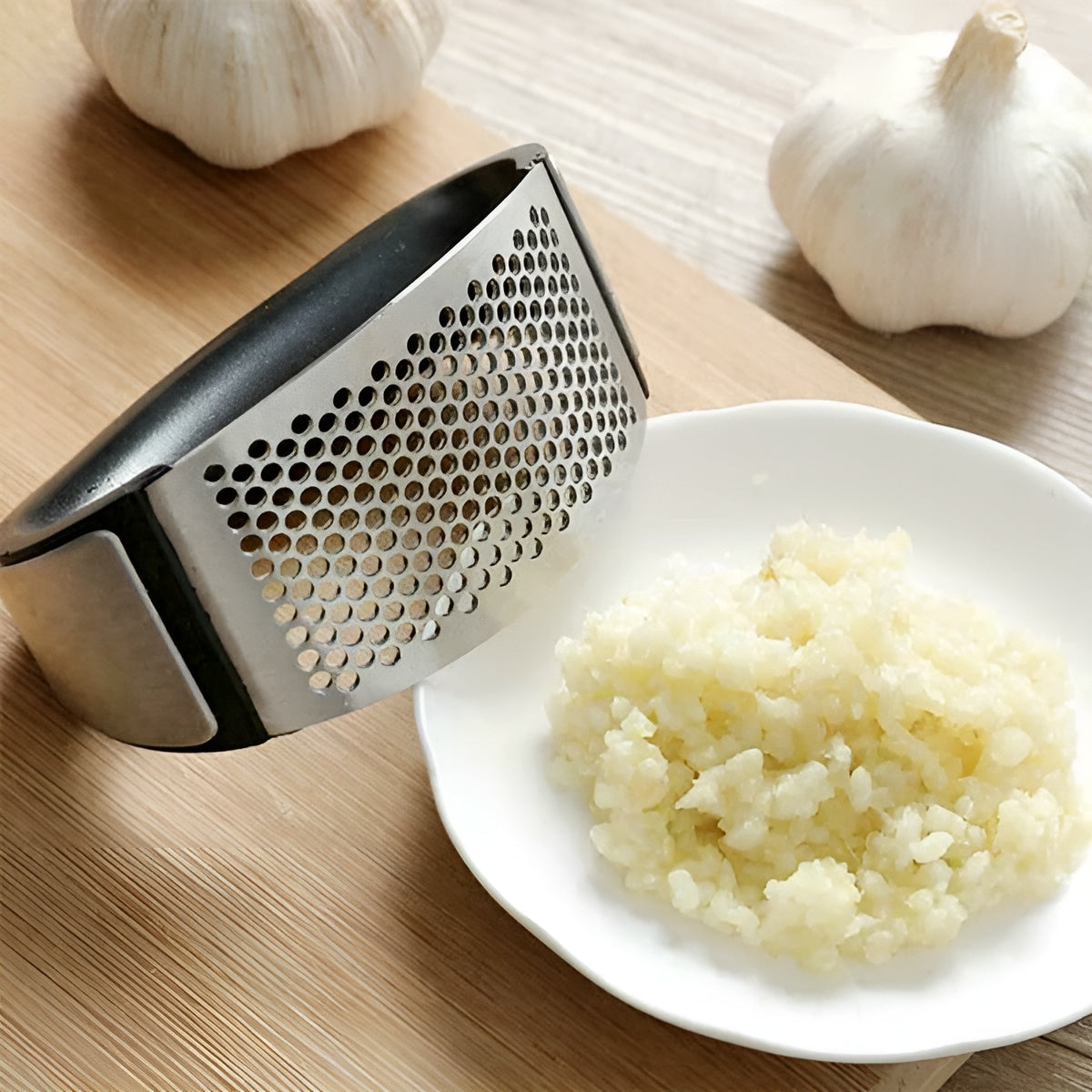 Garlic Press Stainless Steel & Foldable Handle