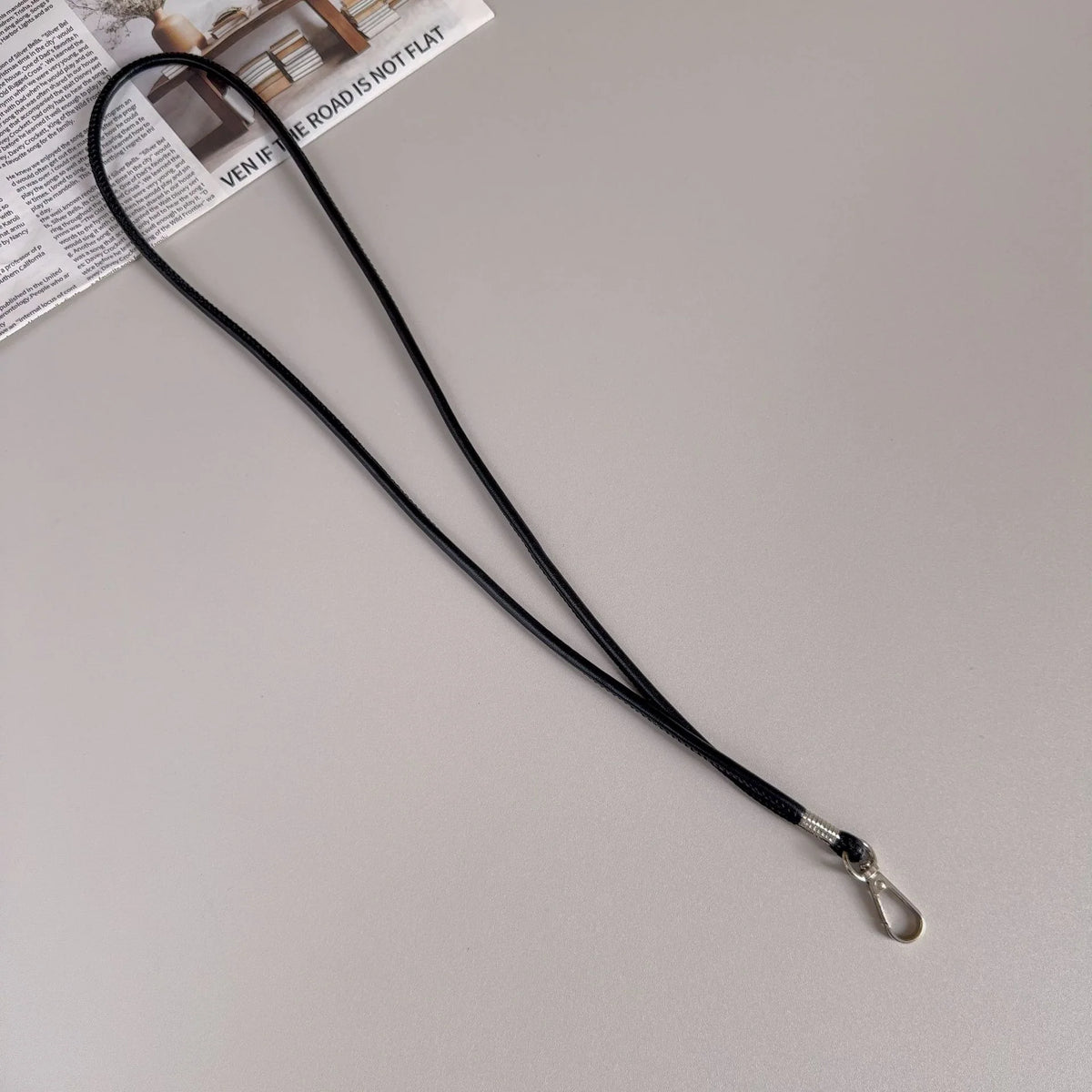 Key Holder Strap Leather Metal Clasp Lightweight Design