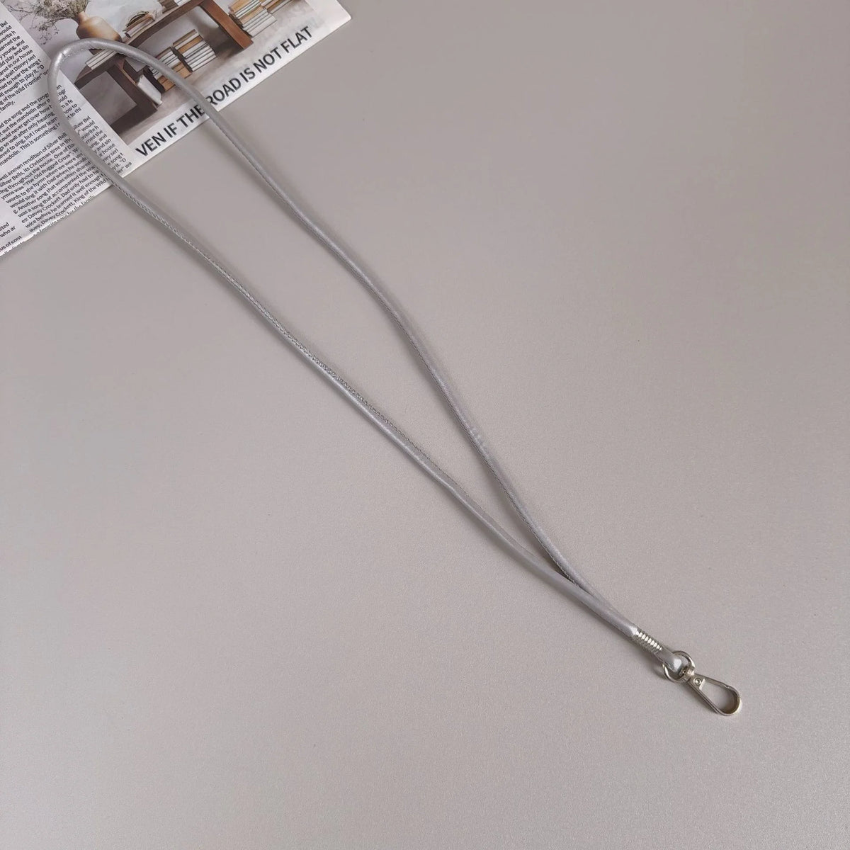 Key Holder Strap Leather Metal Clasp Lightweight Design