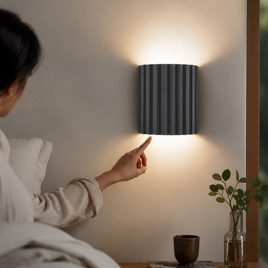 Minimalist Sculptural LED Wall Light With Push-Button Dimmer