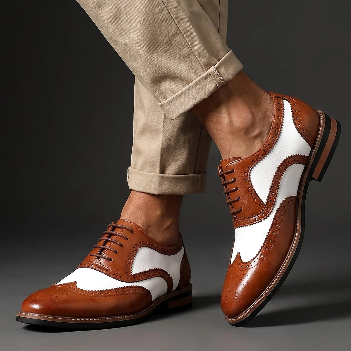 Oxford Shoes Two-Tone Brogue Wingtip Design