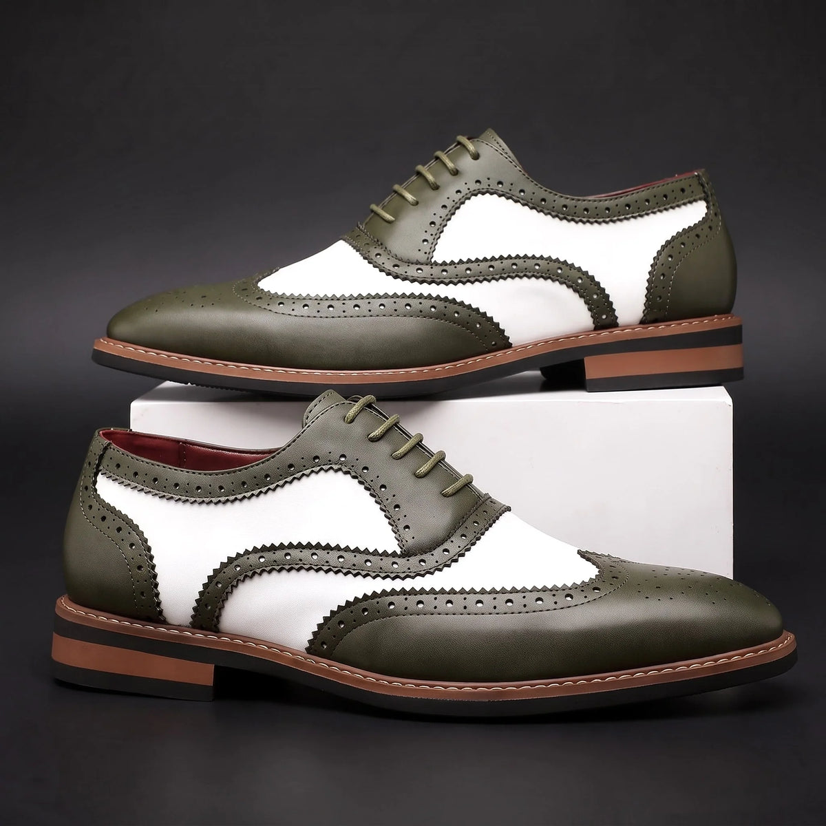 Oxford Shoes Two-Tone Brogue Wingtip Design