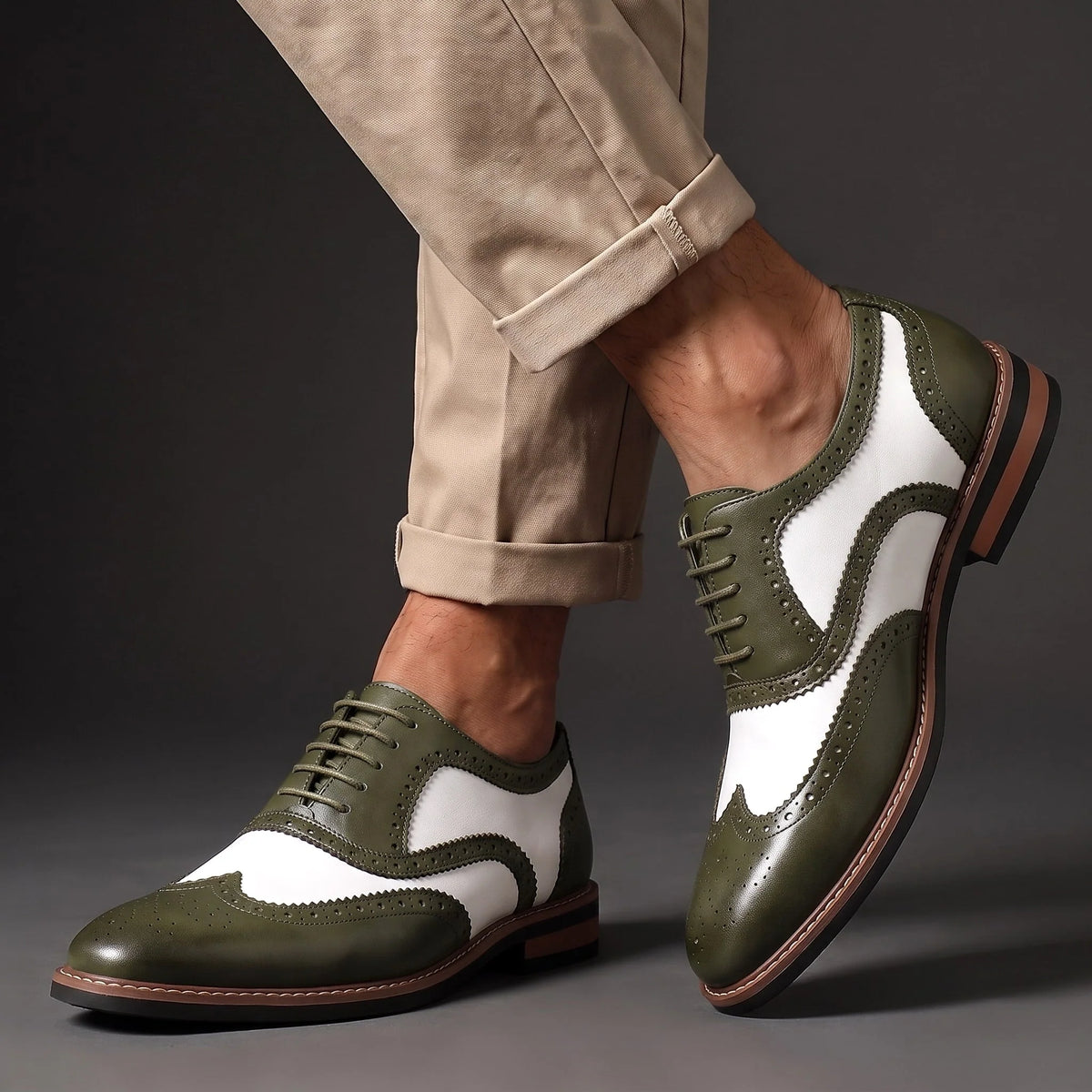 Oxford Shoes Two-Tone Brogue Wingtip Design