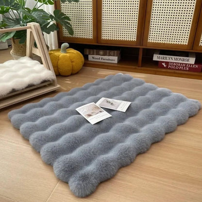 Pet Mat Luxury Faux Fur Non-Slip & Machine-Washable