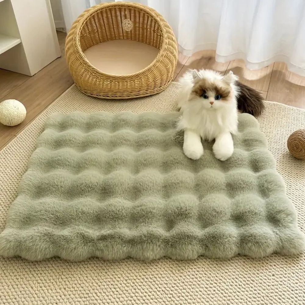 Pet Mat Luxury Faux Fur Non-Slip & Machine-Washable
