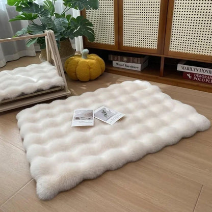 Pet Mat Luxury Faux Fur Non-Slip & Machine-Washable