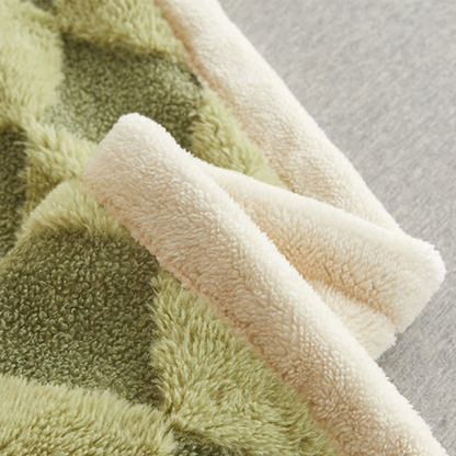 Plush Blanket Soft Microfiber Raised Diamond Pattern