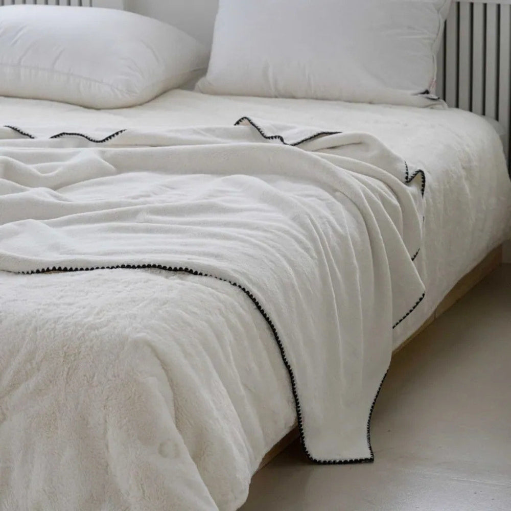 Plush Winter Blanket Bouclé Microfiber Insulating Lightweight Machine Washable