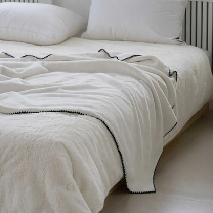 Plush Winter Blanket Bouclé Microfiber Insulating Lightweight Machine Washable