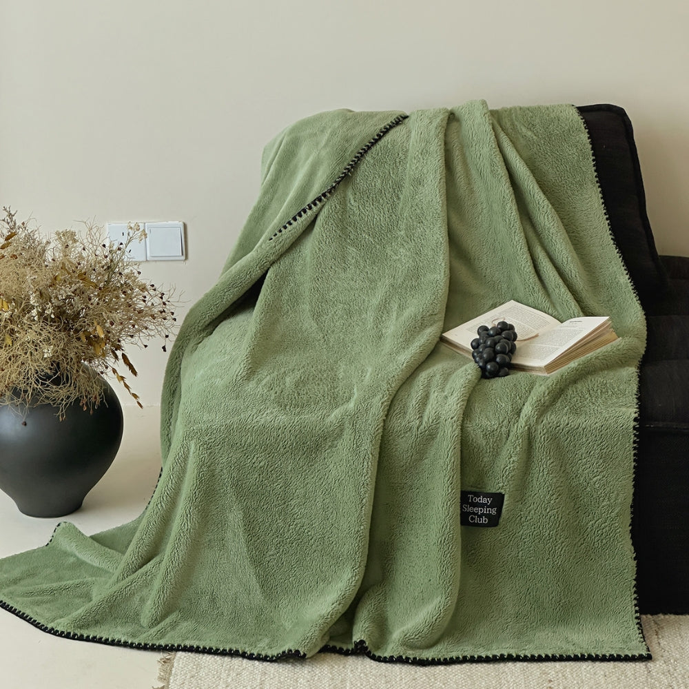 Plush Winter Blanket Bouclé Microfiber Insulating Lightweight Machine Washable