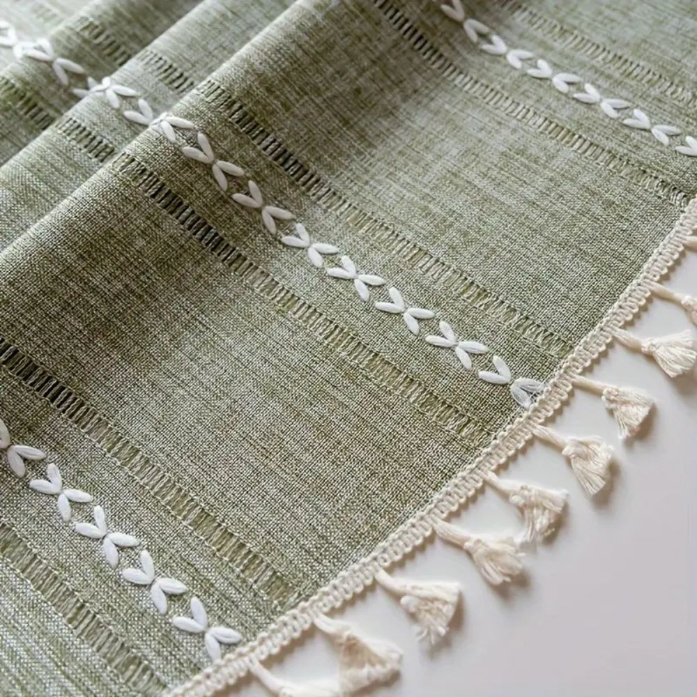 Round Tablecloth Leaf Embroidery Microfiber Machine Washable & Quick-Drying
