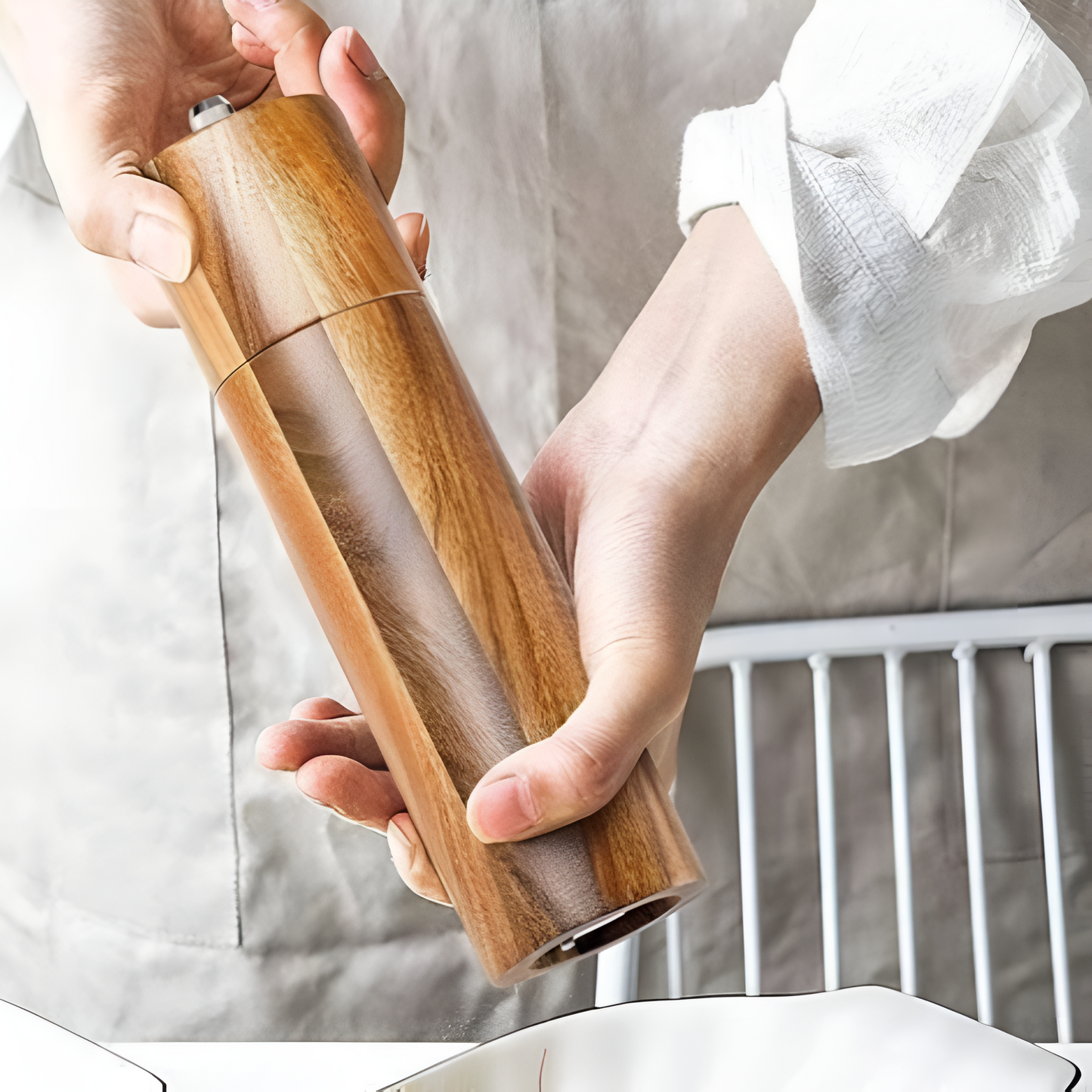 Spice Grinder Acacia Wood Adjustable Coarseness