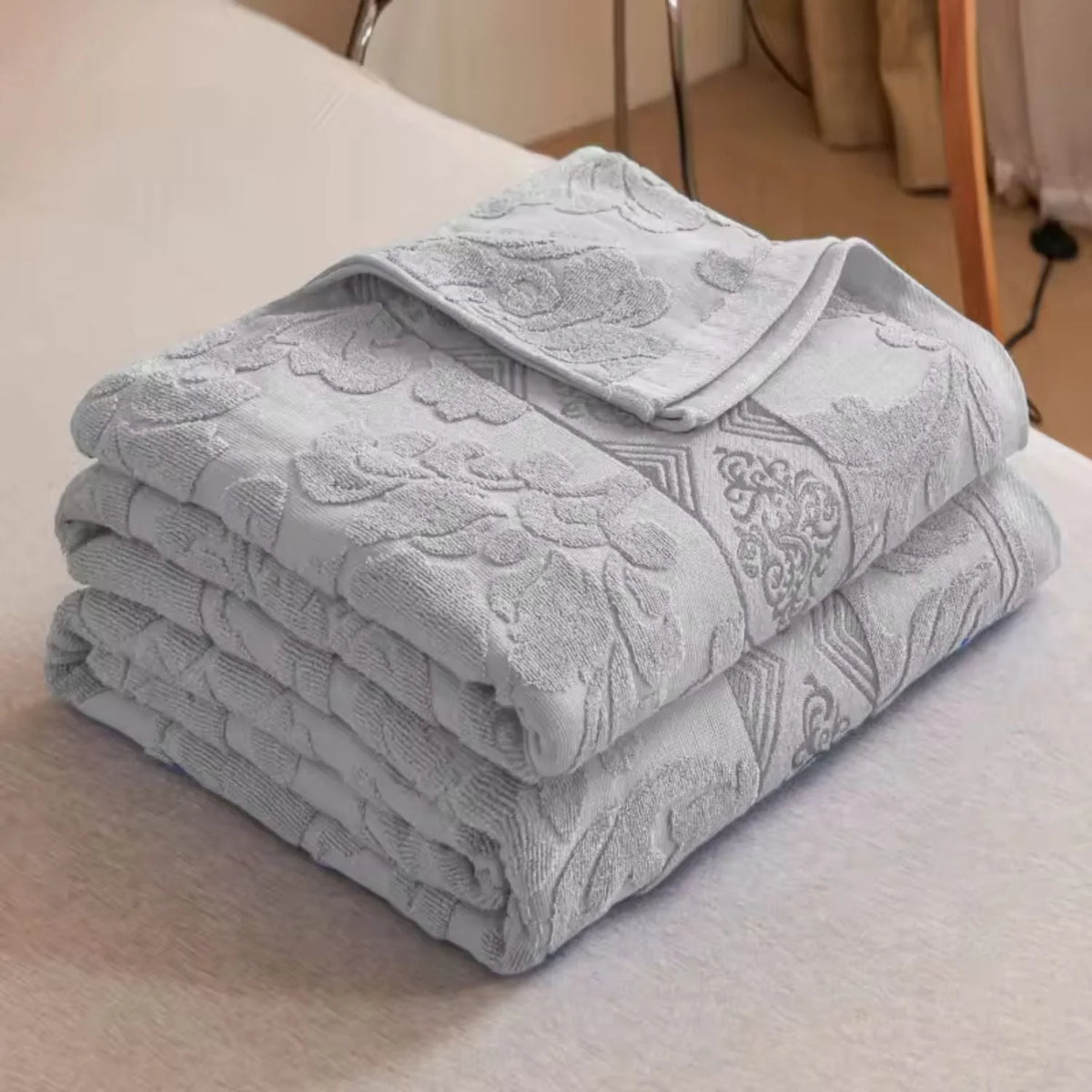 Throw Blanket Plush Jacquard Microfiber Blend Machine Washable