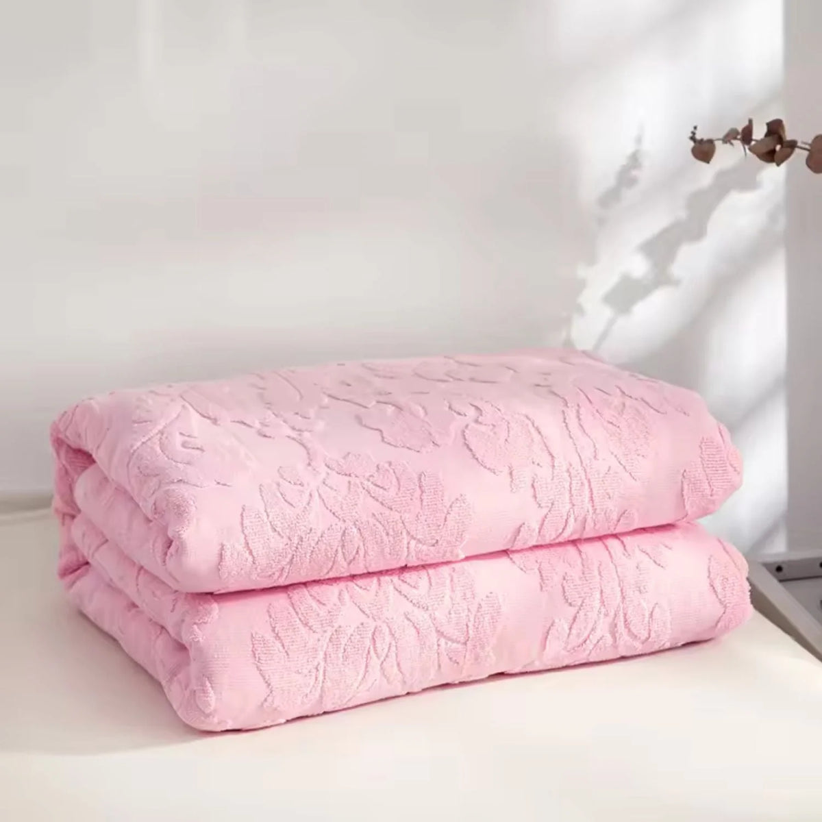 Throw Blanket Plush Jacquard Microfiber Blend Machine Washable