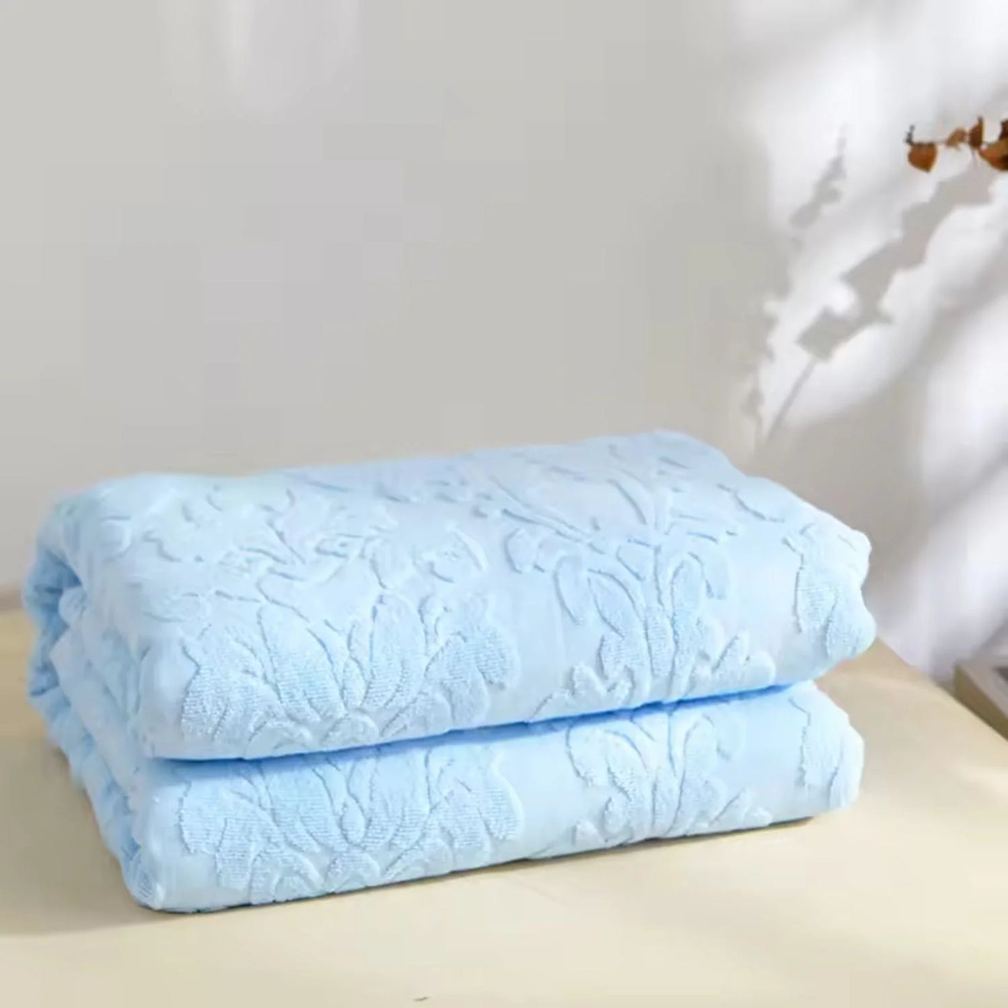 Throw Blanket Plush Jacquard Microfiber Blend Machine Washable
