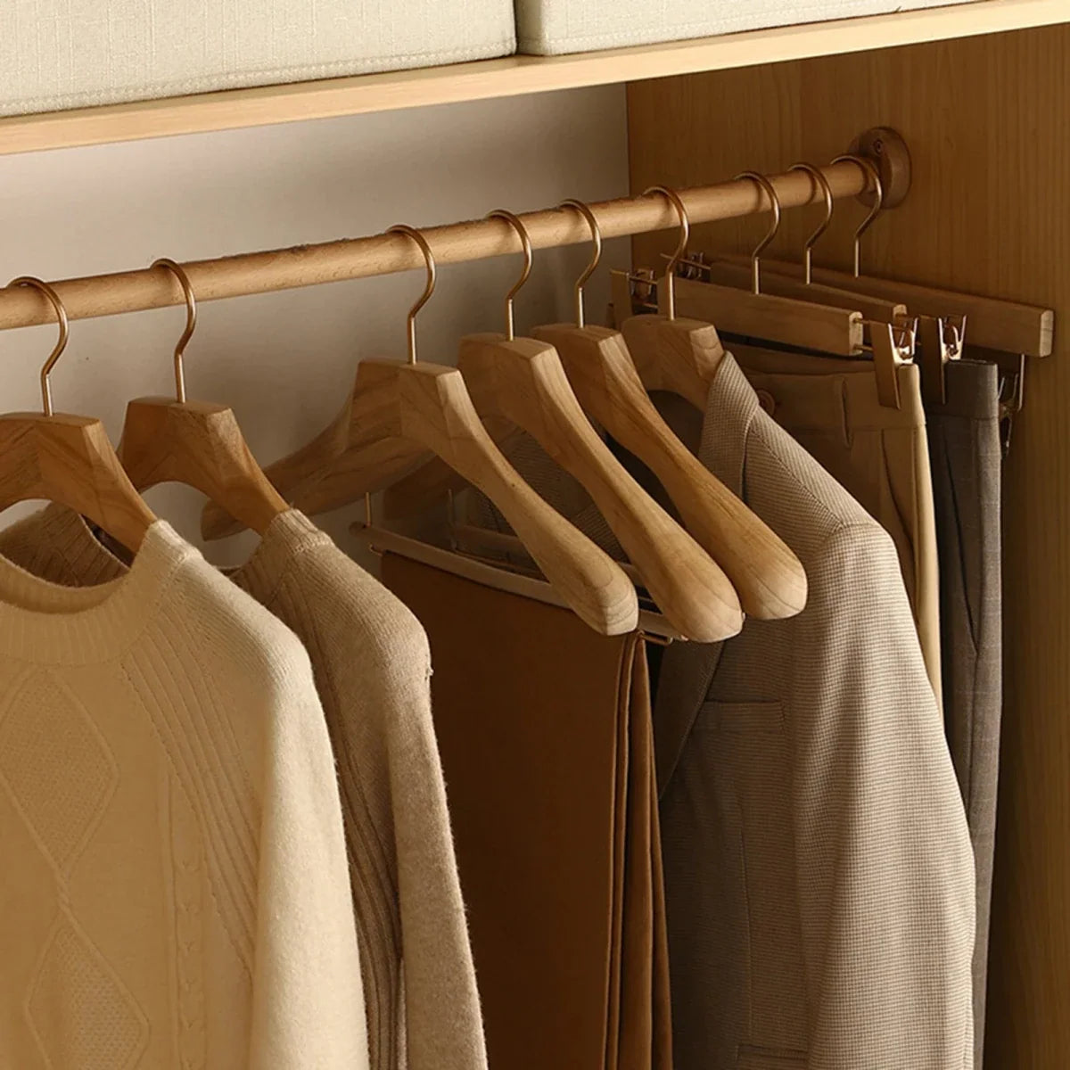 Wooden Clothes Hangers Wide Shape Garment-Supporting Four Styles