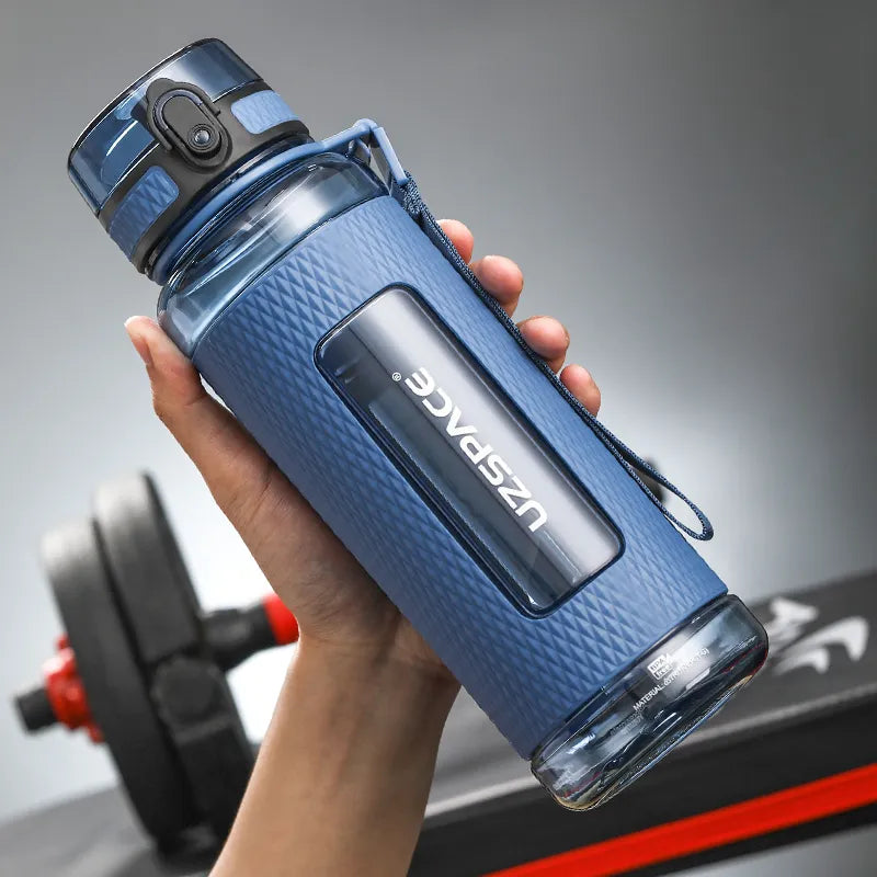 Sustainable Hydration Bottle - Versatile Leak-Resistant Design