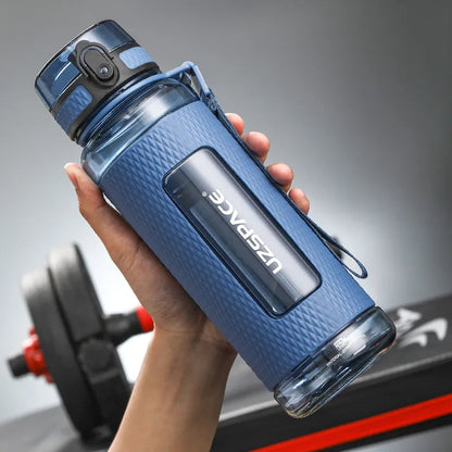 Sustainable Hydration Bottle - Versatile Leak-Resistant Design