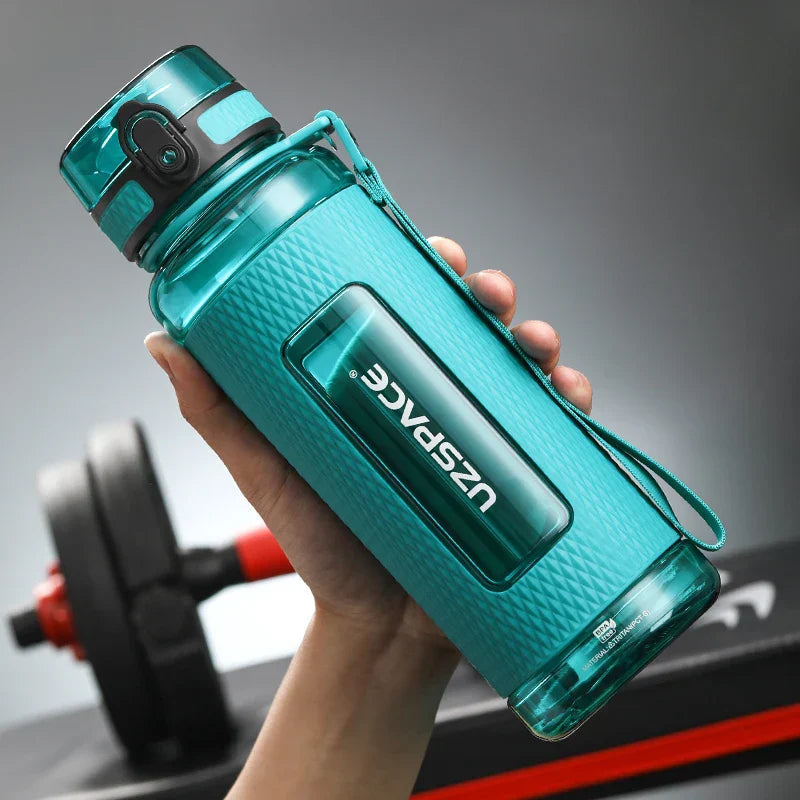 Sustainable Hydration Bottle - Versatile Leak-Resistant Design